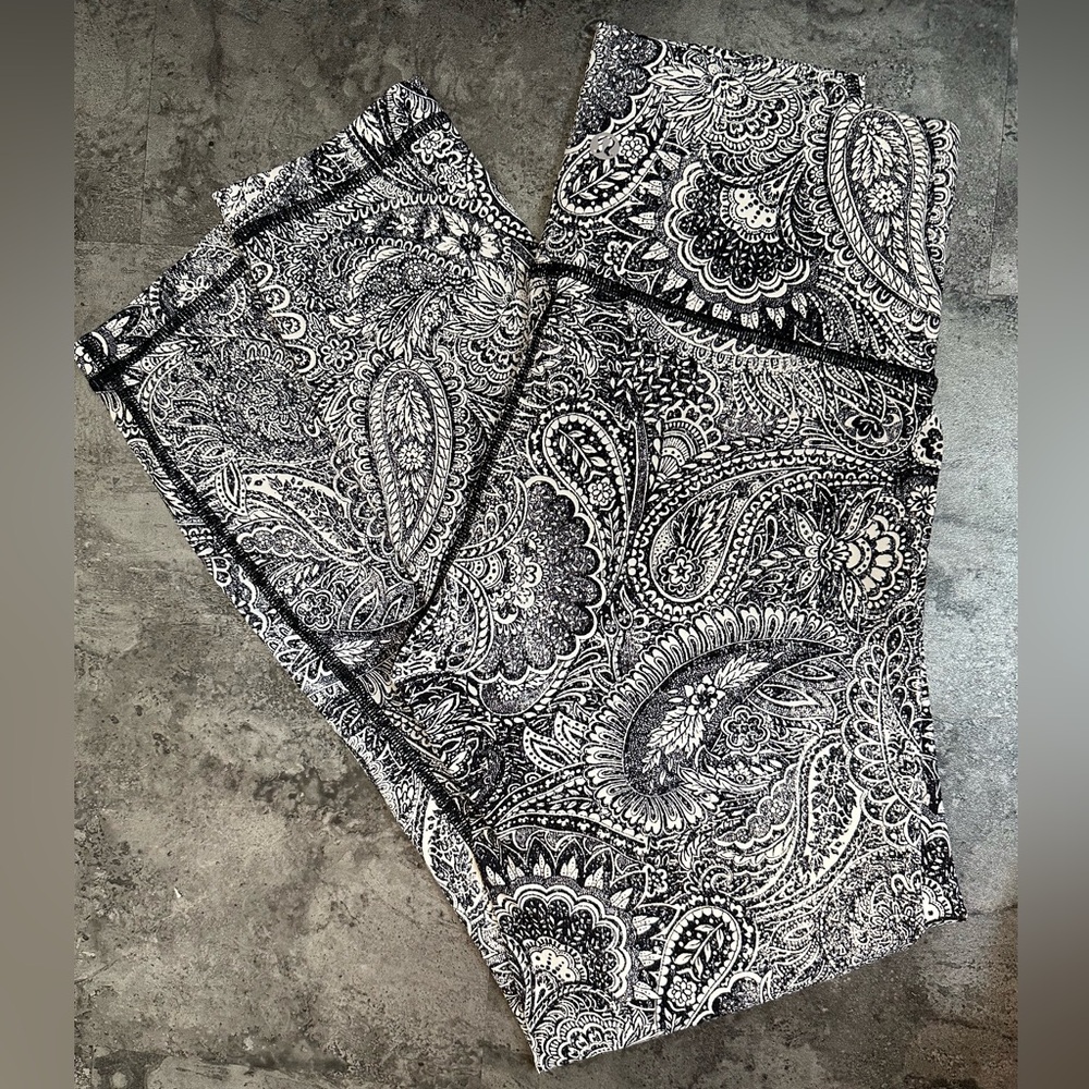 Lululemon High Times Pant Size 6